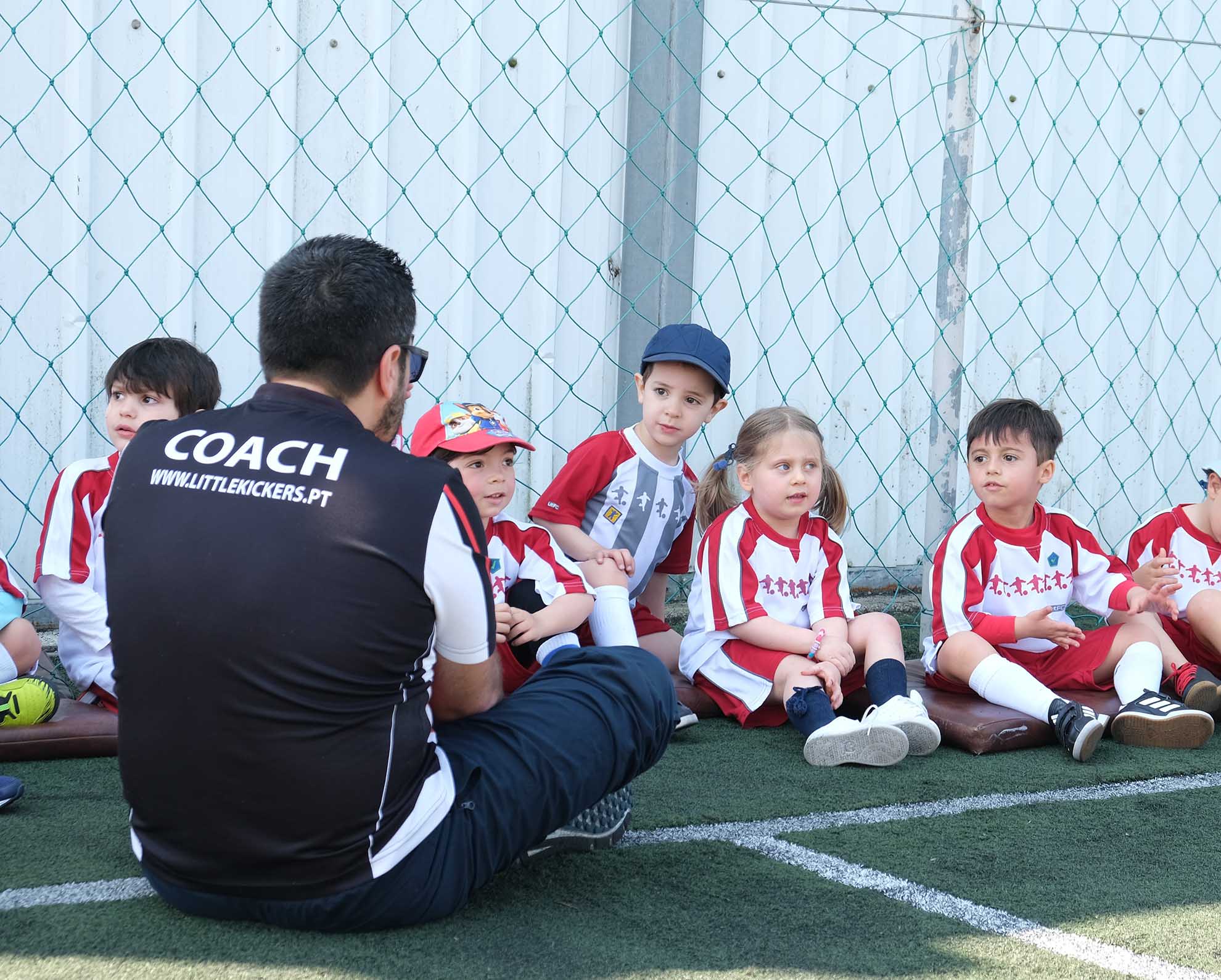 Little Kickers: aprender Inglês a jogar futebol