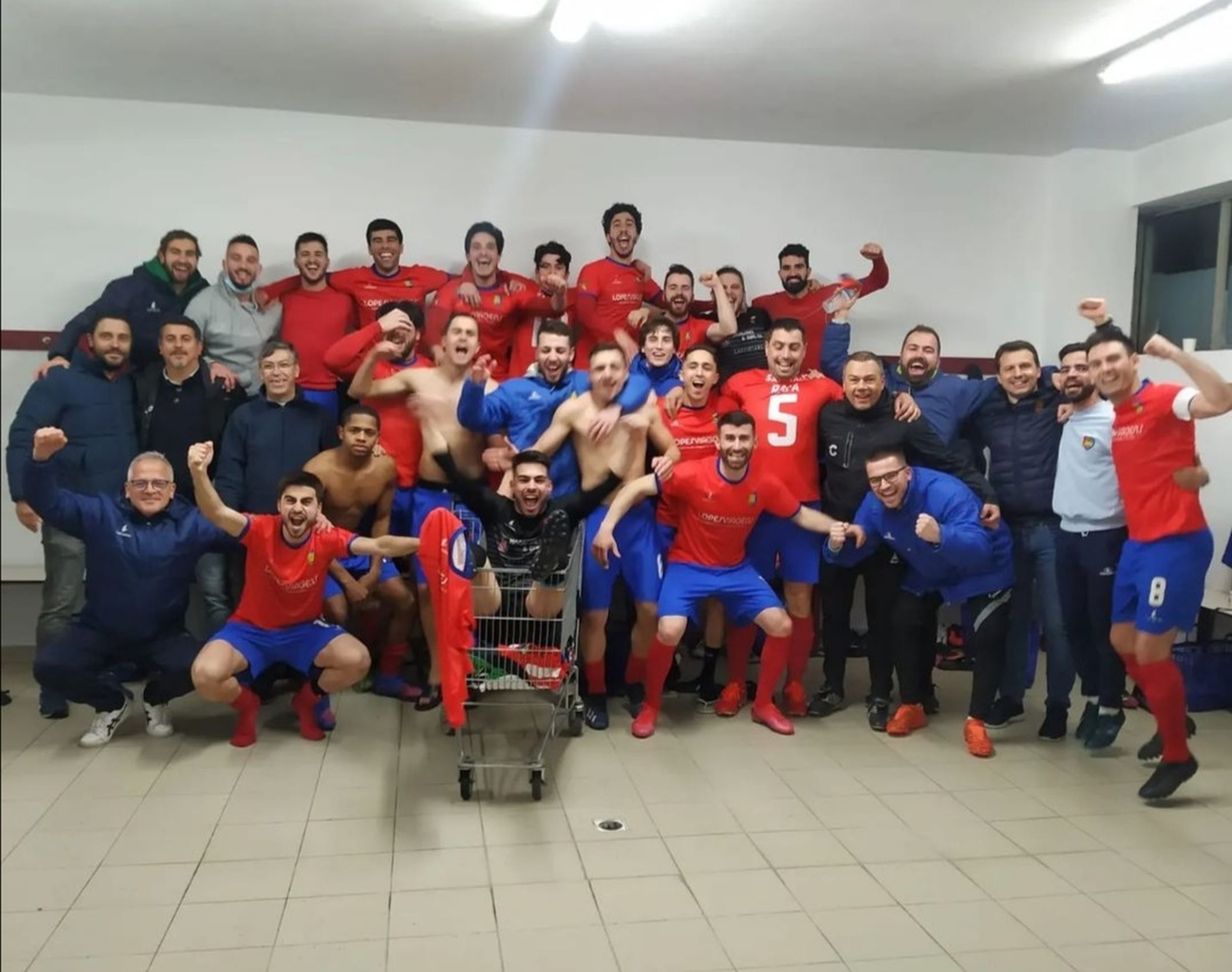 Castêlo da Maia junta-se aos tubarões nos quartos de final da Taça da AF  Porto